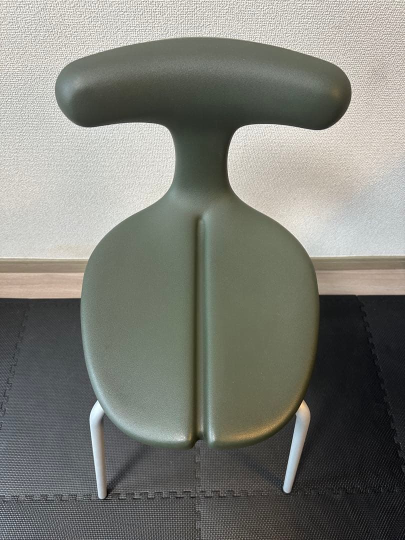ayur chair x HUMAN MADEのコラボチェア