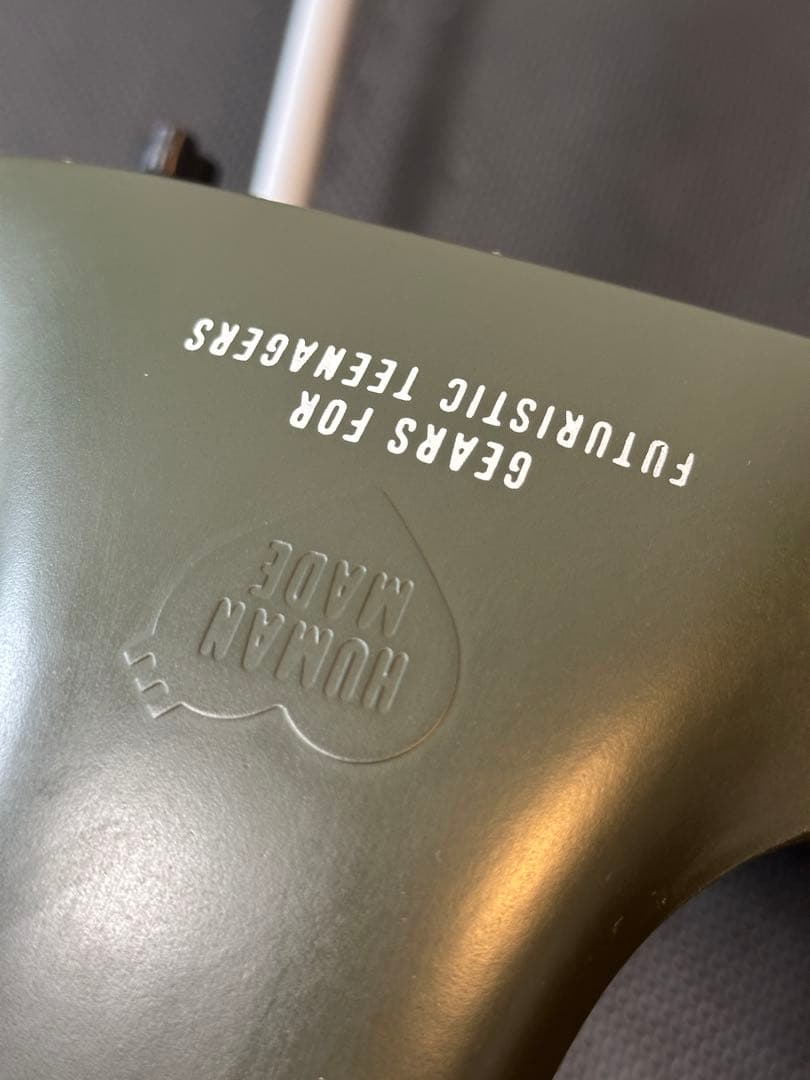 ayur chair x HUMAN MADEのコラボチェア