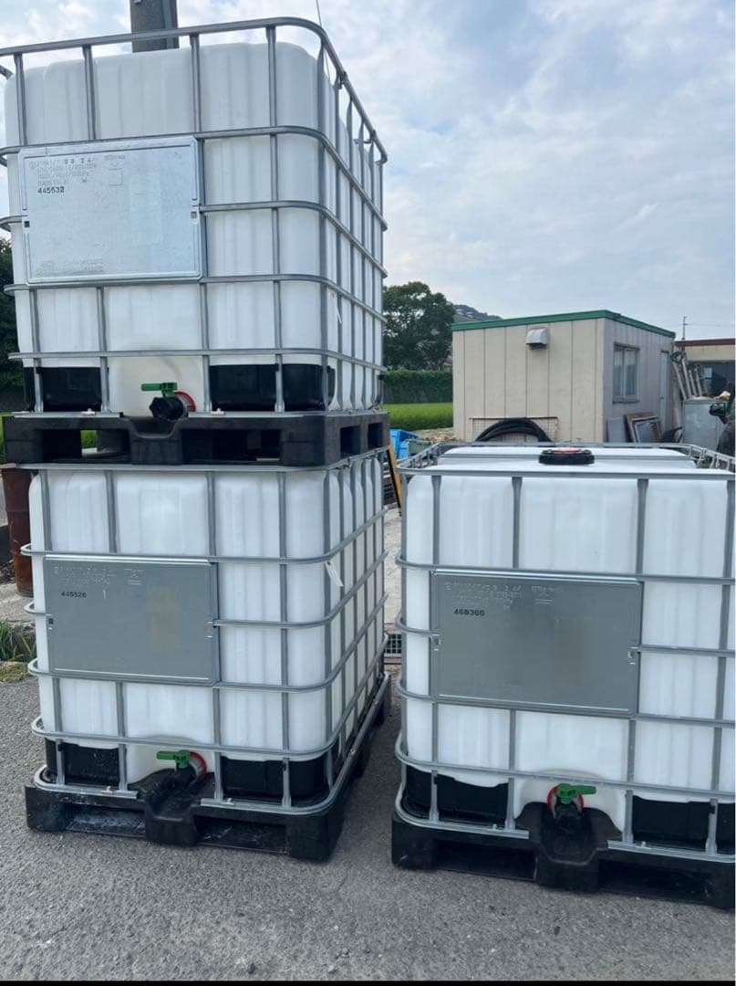 IBCタンク　大型タンク　貯水タンク　　 　1個の価格です　只今2個在庫有り