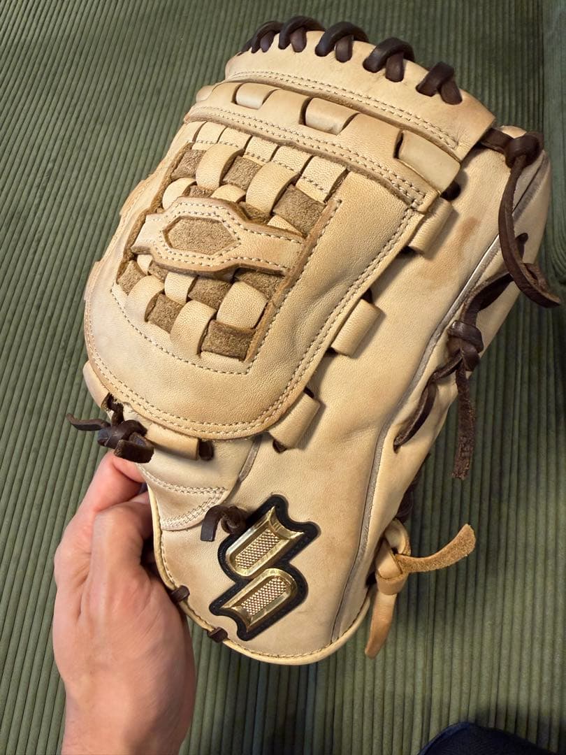 S 軟式グローブ ベージュ 編み込みデザイン