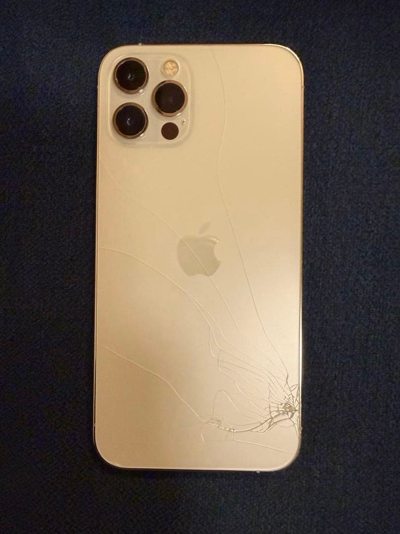 iPhone12pro シルバー　SIMフリー　背面割れ有　256GB