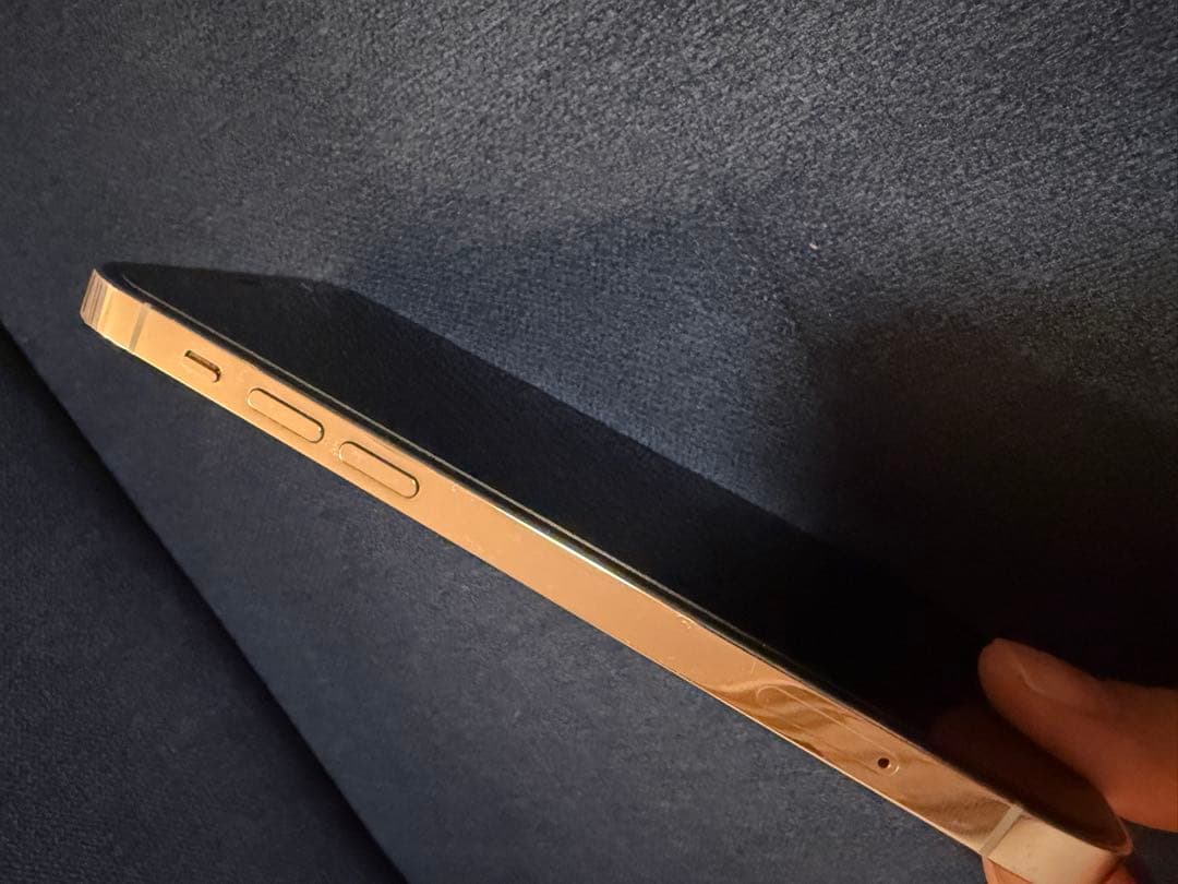 iPhone12pro シルバー　SIMフリー　背面割れ有　256GB