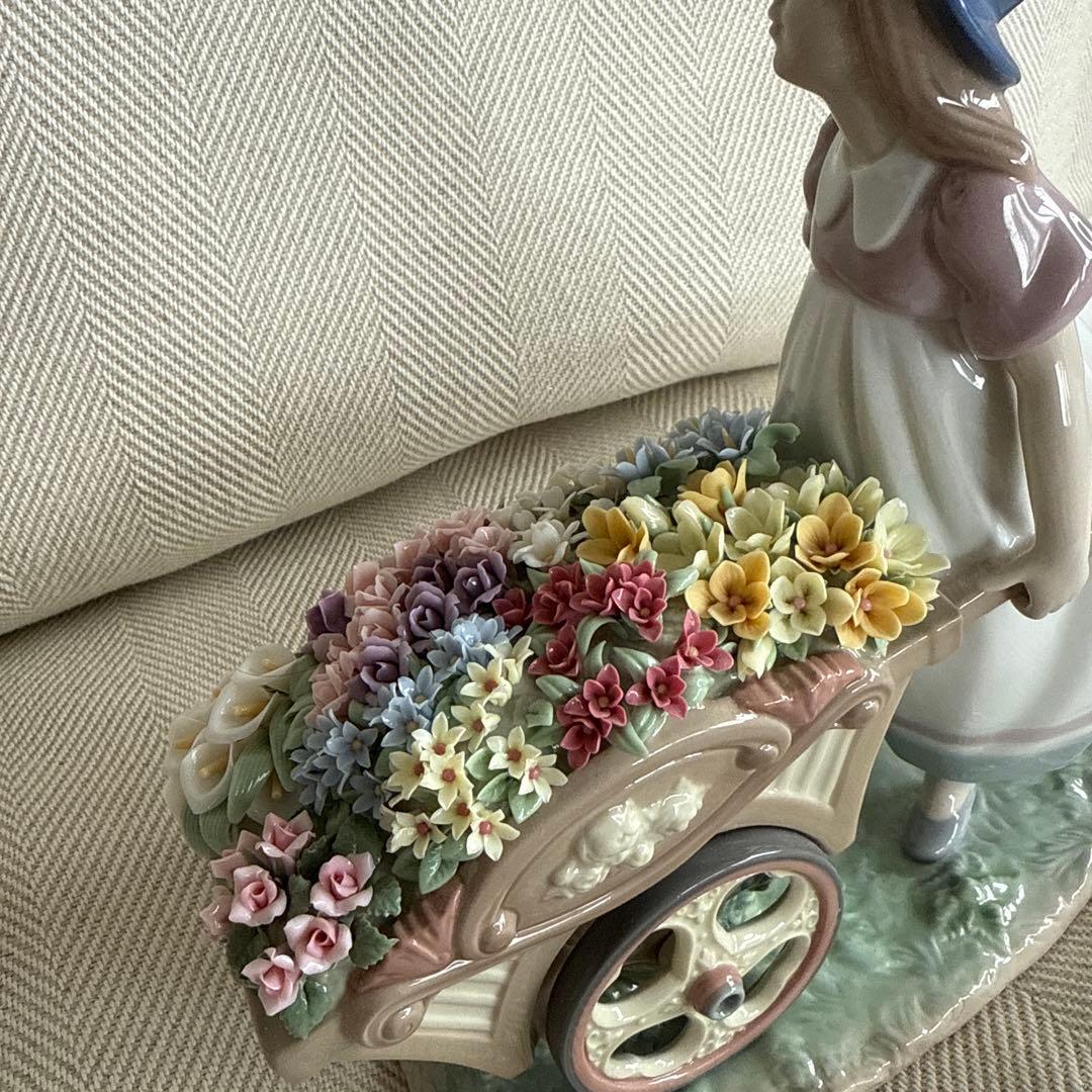 美品　Lladro リヤドロ 可愛いお花屋さん 6521 フィギュリン