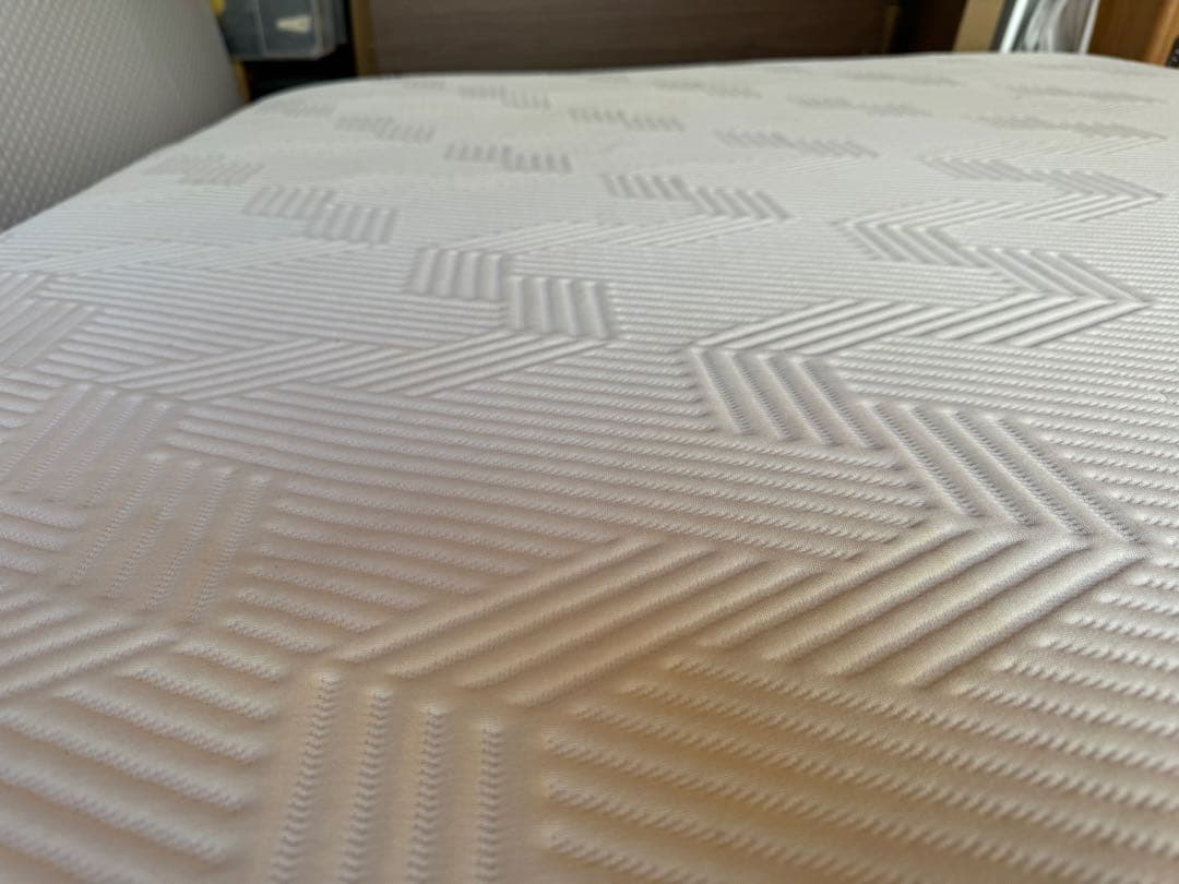 全国送料無料　エマ・ラグジュアリー　シングル マットレス 美品　トライアル品