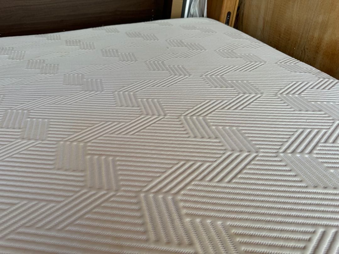 全国送料無料　エマ・ラグジュアリー　シングル マットレス 美品　トライアル品