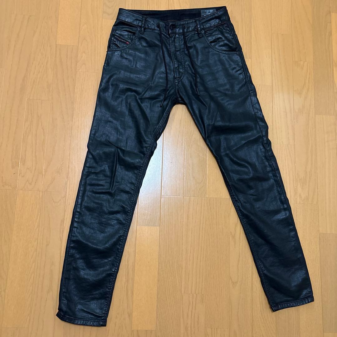 Diesel レザー風ブラックデニム