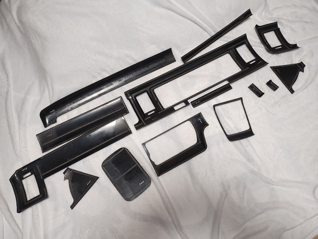 SilkBlaze 200系ハイエース 4型 ワイドインテリアパネル黒木目