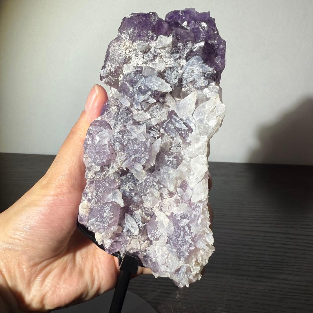 天然石カルサイト共生アメジストの原石　置物　鉱物NO.011810