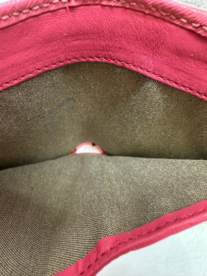 FENDI ピンク 二つ折り財布