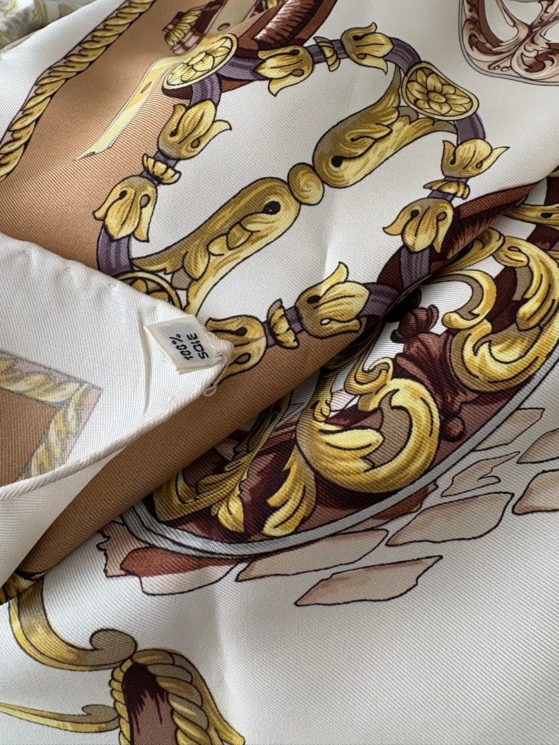 エルメス　カレ90 Roues de Canon 大砲の車輪 ベージュ　スカーフ