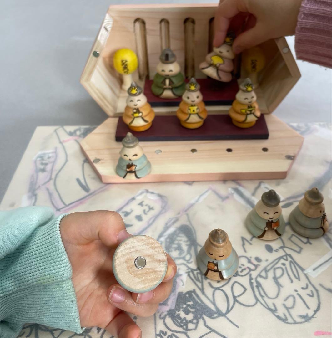 木製雛人形　触れて遊べる　ひな人形　磁石付き　収納付き　簡単片付け可愛い