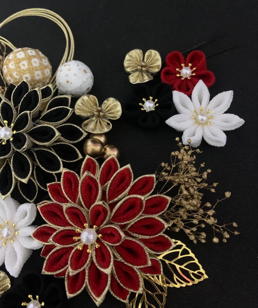 つまみ細工　髪飾り　黒　赤　ゴールドセット