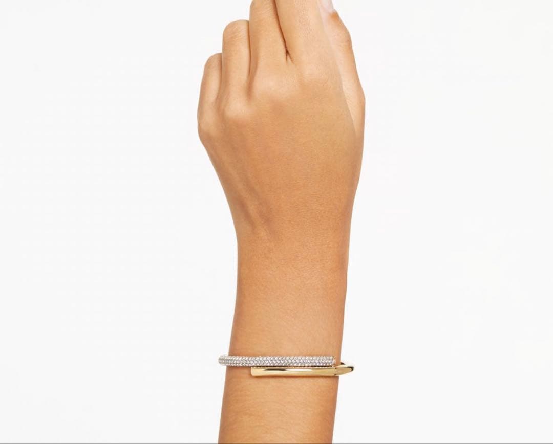 未使用　ゴールドカラー　ストーン付きバングル 専用ボックス付き