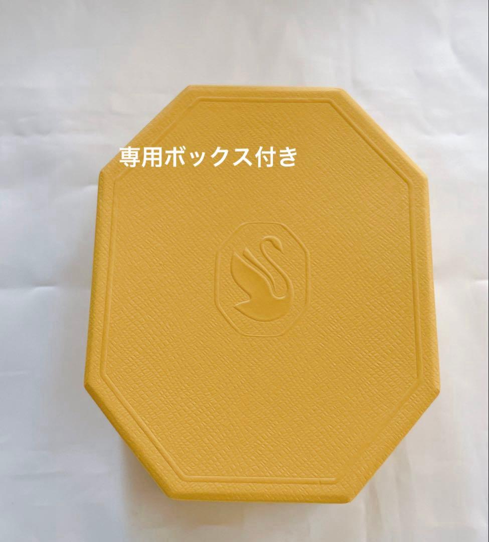 未使用　ゴールドカラー　ストーン付きバングル 専用ボックス付き