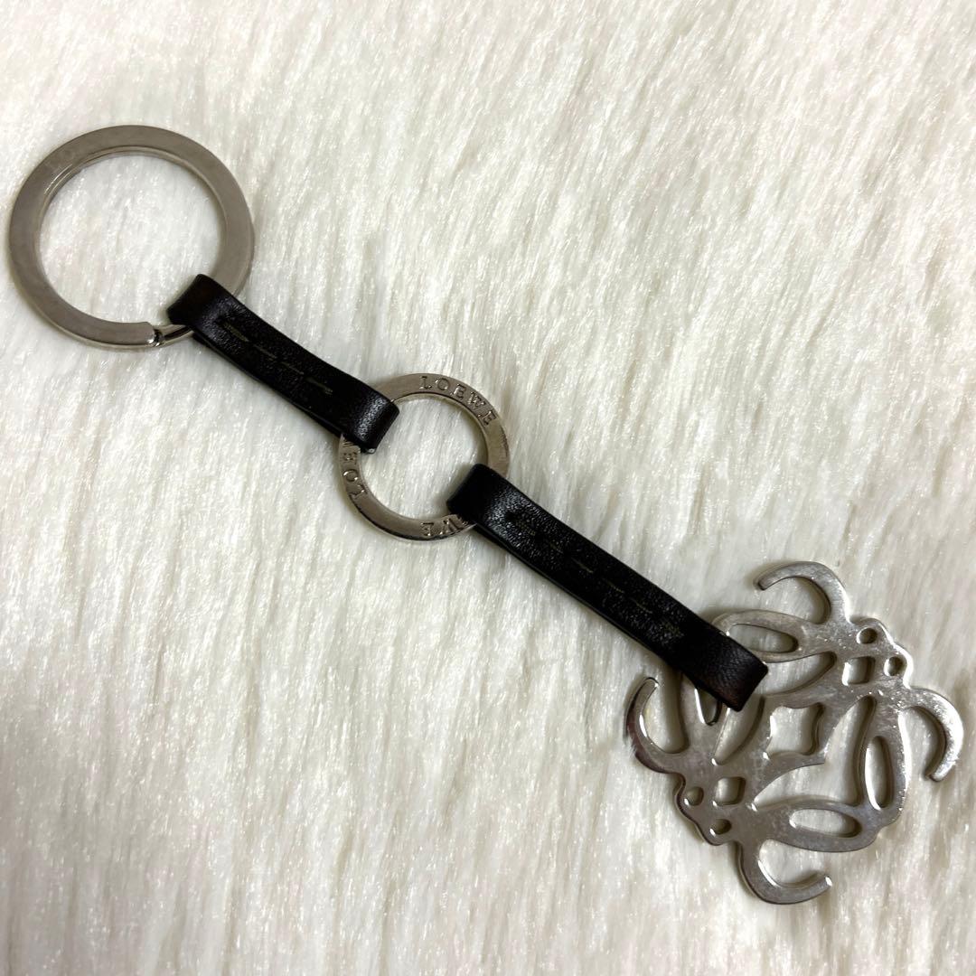 LOEWE ロエベ アナグラム チャーム シルバー金具 キーリング
