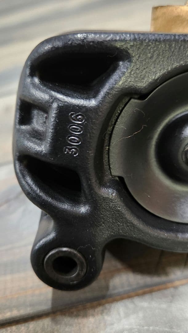 ハーレー　エボ純正キャリパー　　　　ブレーキパット新品　+　メンテ済