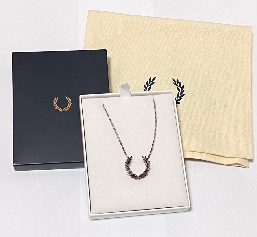 FRED PERRY Laurel Wreath シルバー ネックレス 箱付き