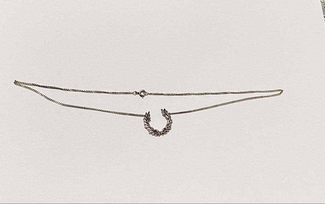 FRED PERRY Laurel Wreath シルバー ネックレス 箱付き