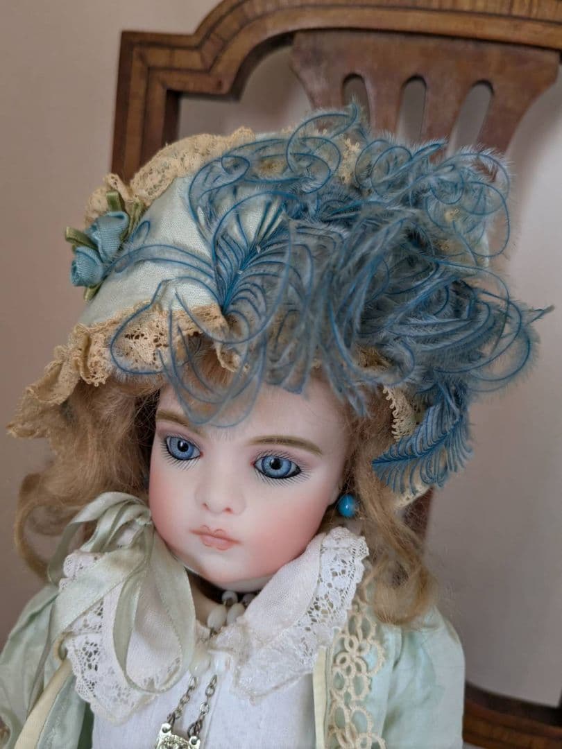 ブリュジュン　ビスクドール　リプロ　素晴らしいドレスとボネ