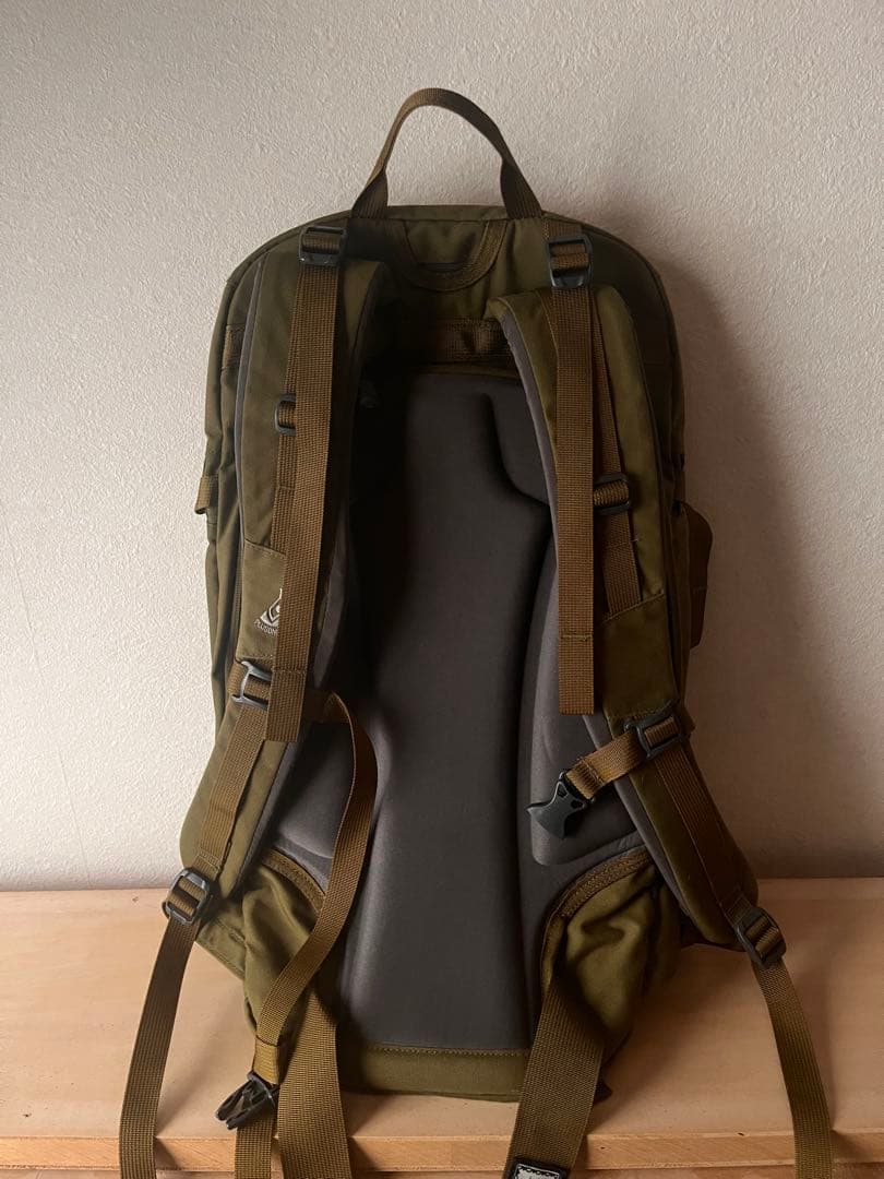 plus one works makiri25 オリーブ