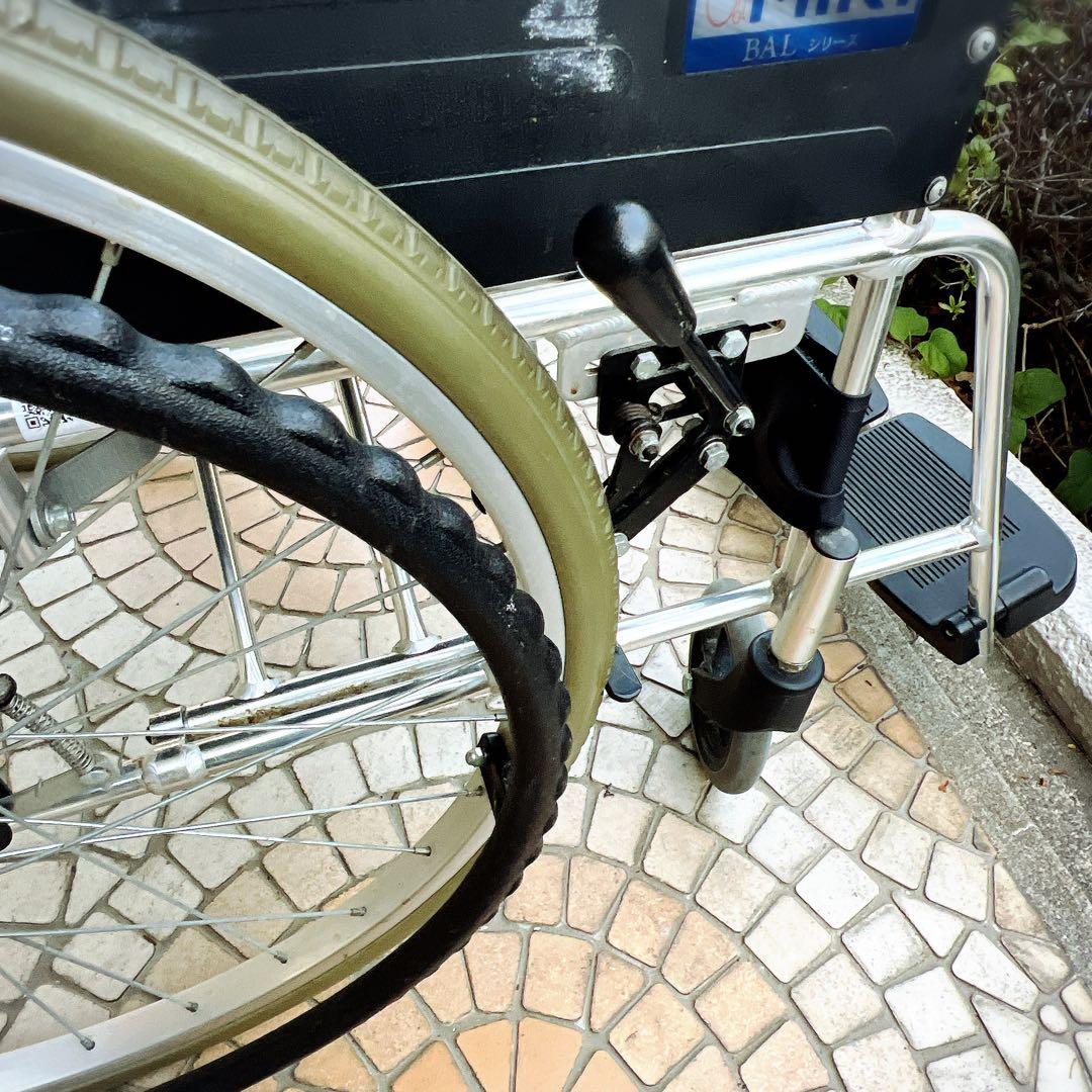 全国送料無料　②MIKI　BAL-1　自走介助兼用　車椅子　ノーパンクタイヤ