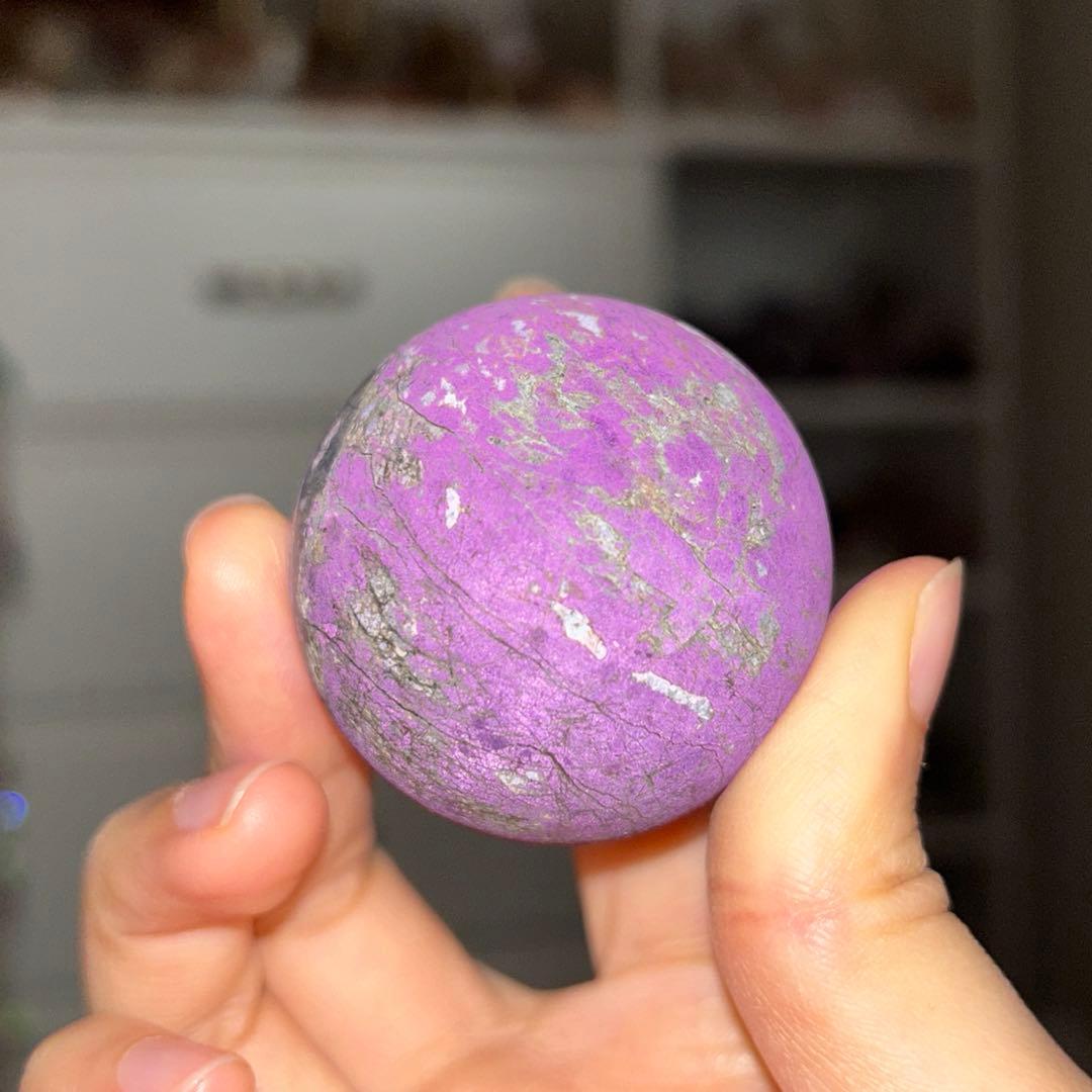 43.3ミリ パープライト スフィア シラー レア 天然石 置物 138g