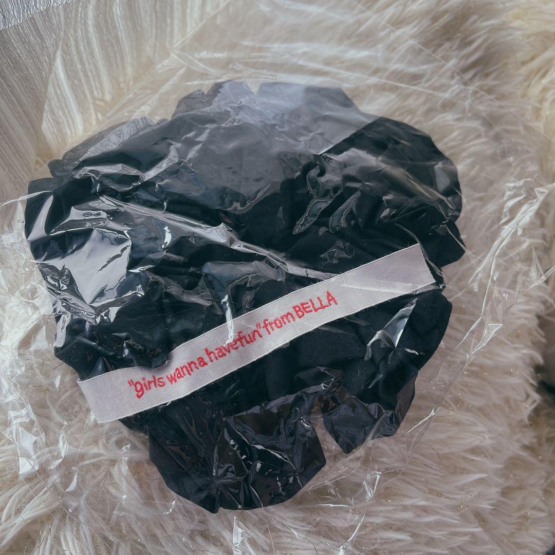 BELLA シュシュ 黒 新品未使用