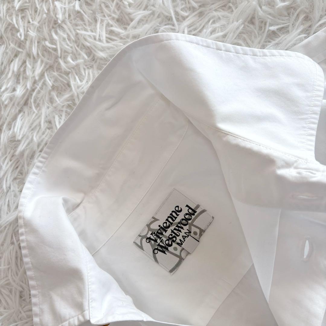 ヴィヴィアンウエストウッドマン 長袖シャツ アシンメトリー 変形 オーブ刺繍 白