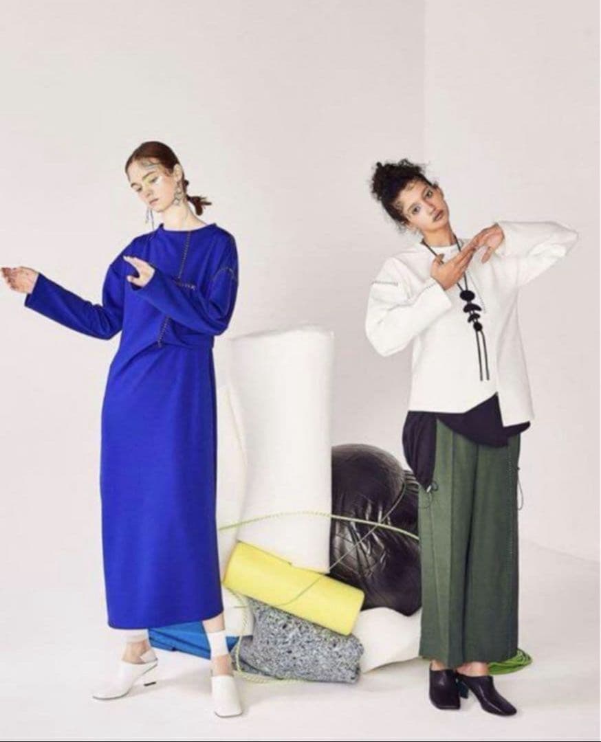 美品UN3D．ステッチタックワンピース 38 アンスリード　un3d