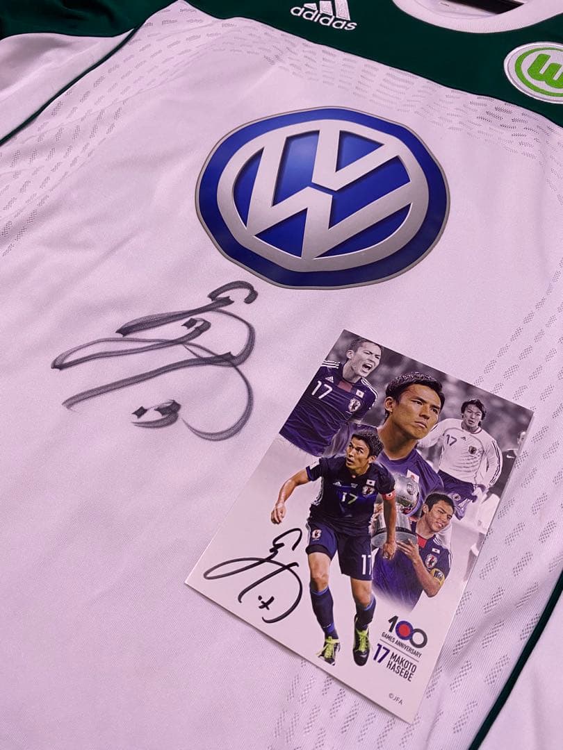 長谷部誠　直筆サイン入りヴォルフスブルクユニフォーム 直筆サインポストカード付き