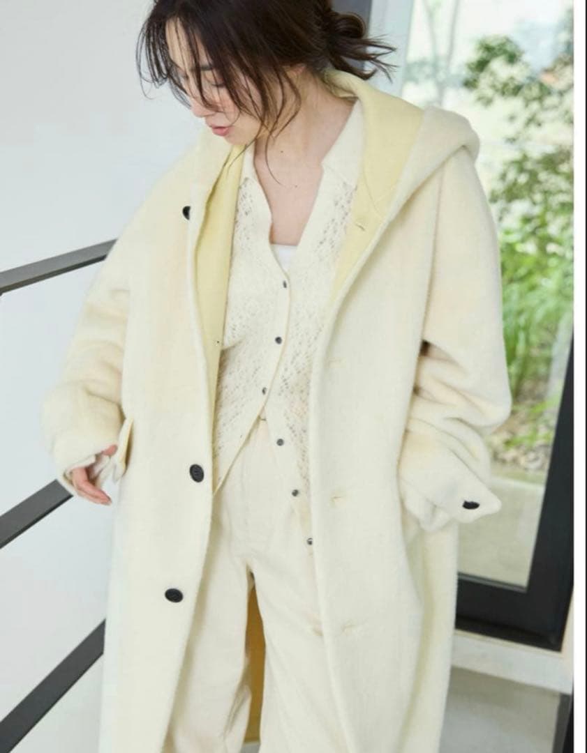 新品タグ付き MIESROHE フェイクファーロングフードコート CRM