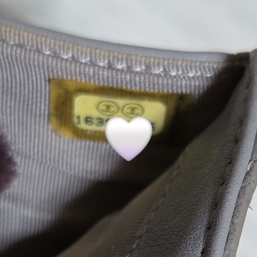 シャネル 二つ折り財布 マトラッセ ココマーク キャビアスキン