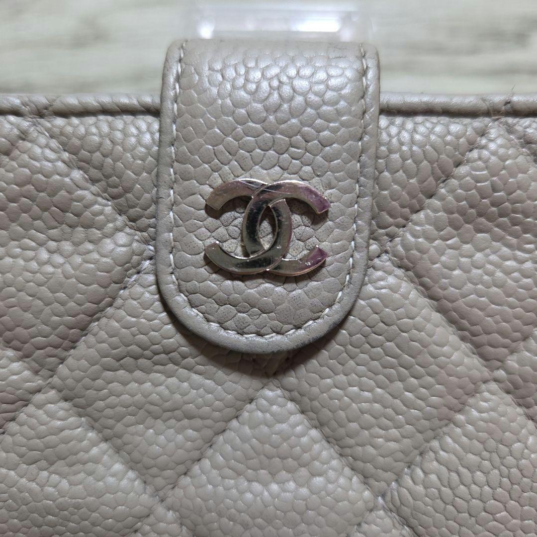 シャネル 二つ折り財布 マトラッセ ココマーク キャビアスキン