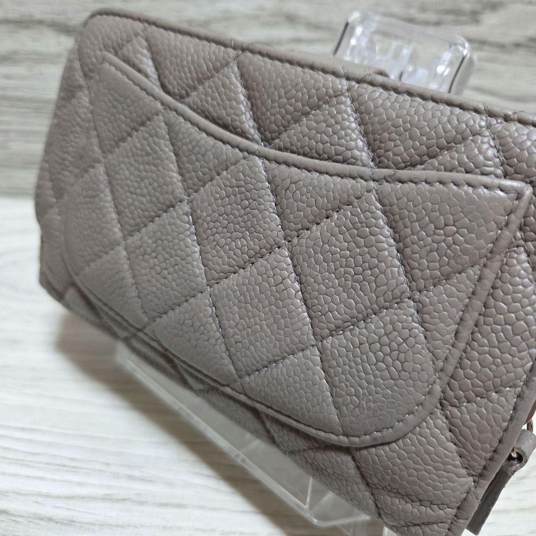 シャネル 二つ折り財布 マトラッセ ココマーク キャビアスキン