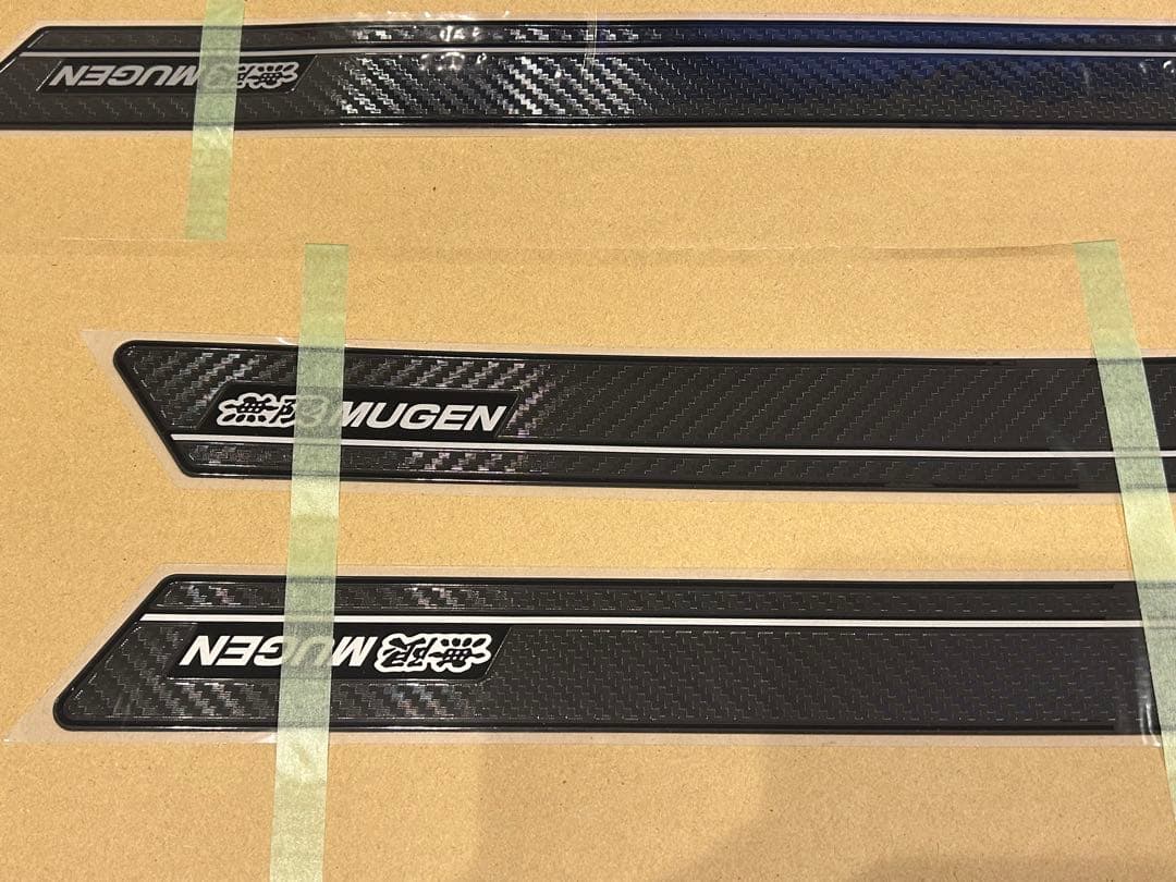 新品未使用、無限FL5シビックタイプR 用スカッフプレート、カーボン調ブラック