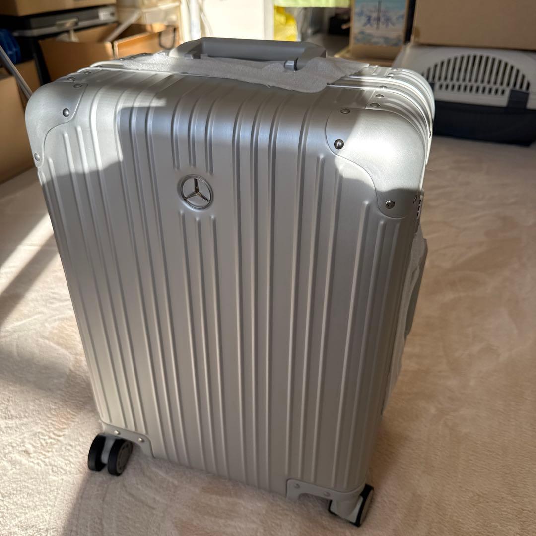 Mercedes シルバーキャリーケース 中型