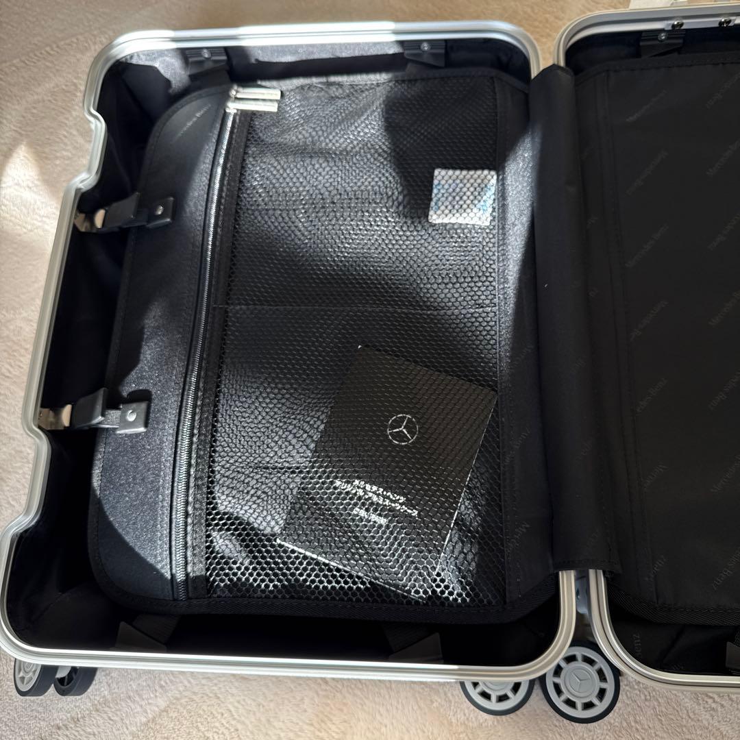 Mercedes シルバーキャリーケース 中型