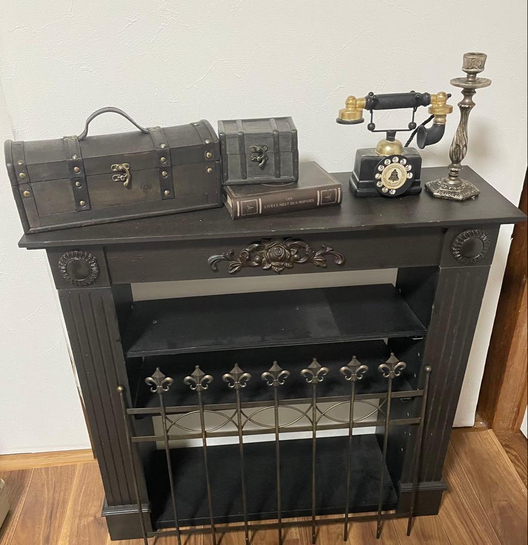 黒い木製　シェルフ ヴィンテージ風　マントルピース　サリュ