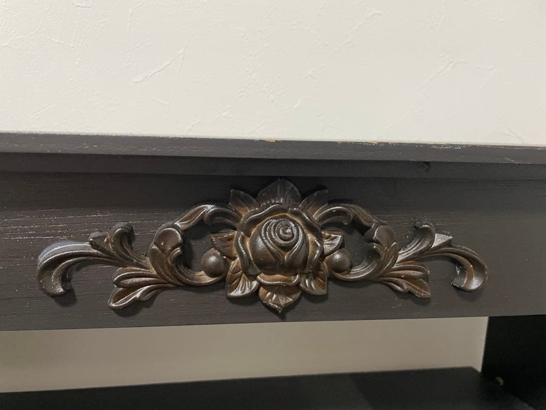 黒い木製　シェルフ ヴィンテージ風　マントルピース　サリュ