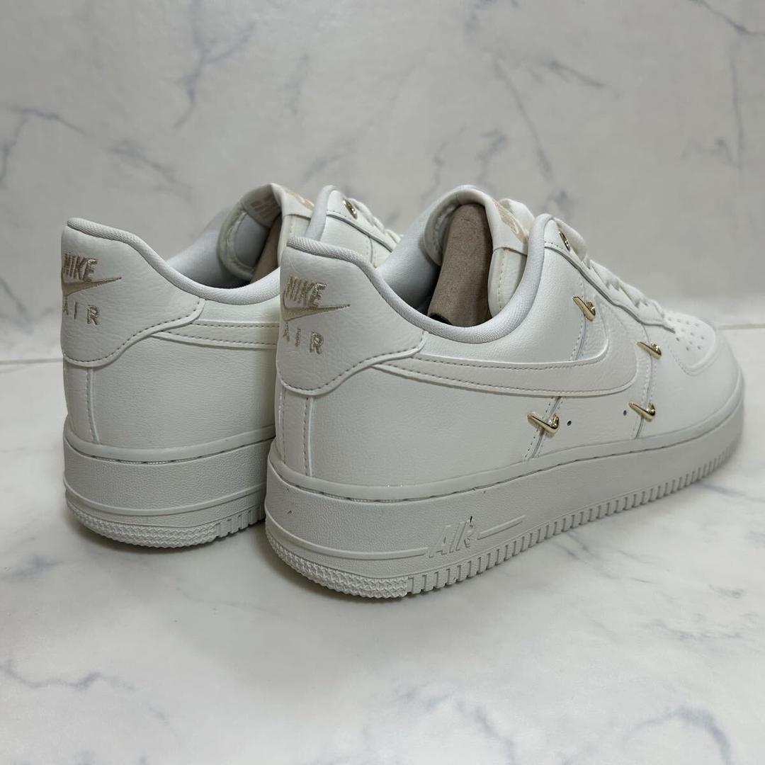 WOMEN’S AIR FORCE １ ’07 LX