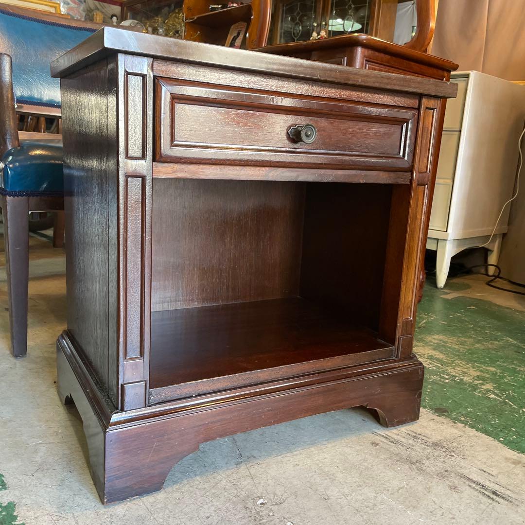 アメリカン・ヴィンテージ・ナイトテーブル