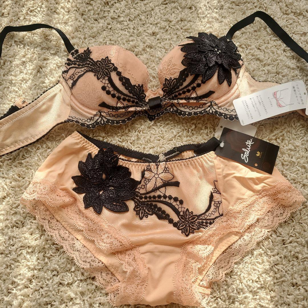 新品　ワコール　サルート　リボンブラB70/ショーツMブラ