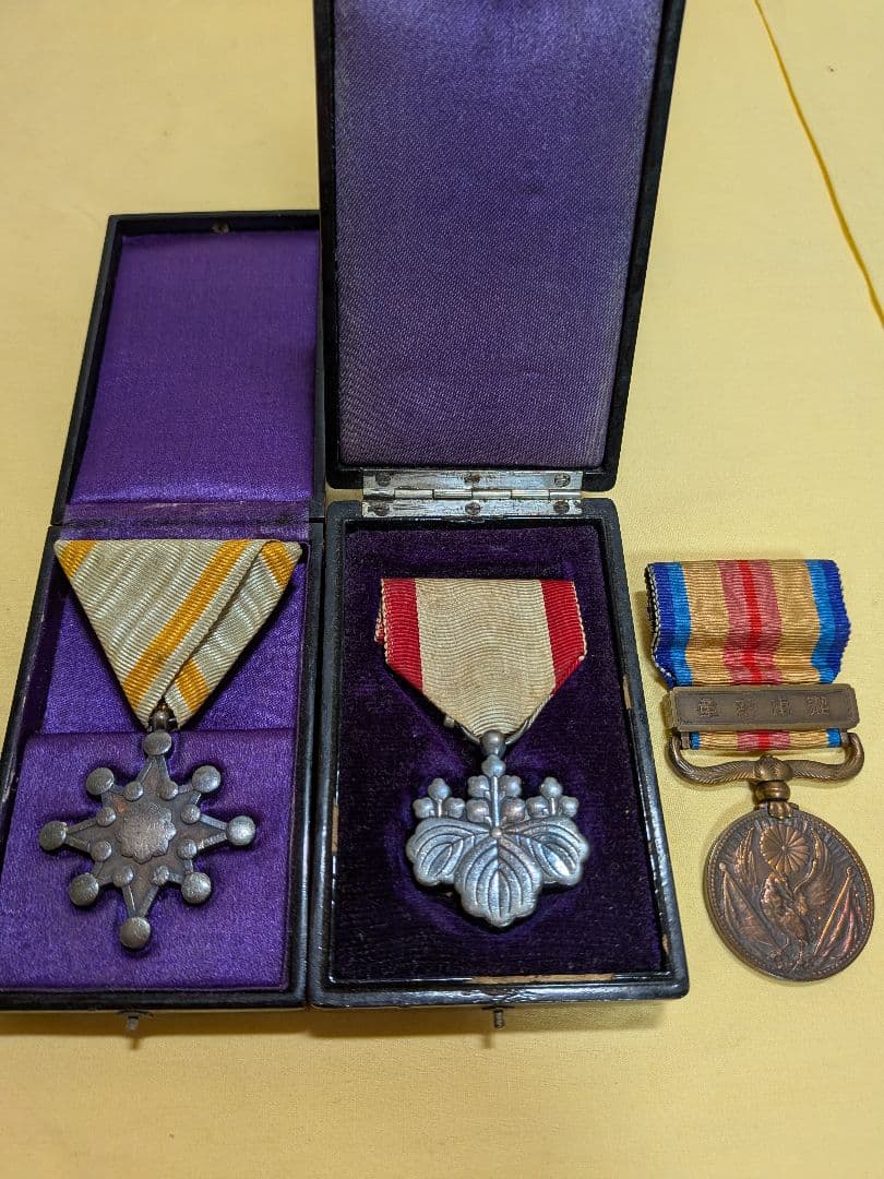 勲章　記章　3個