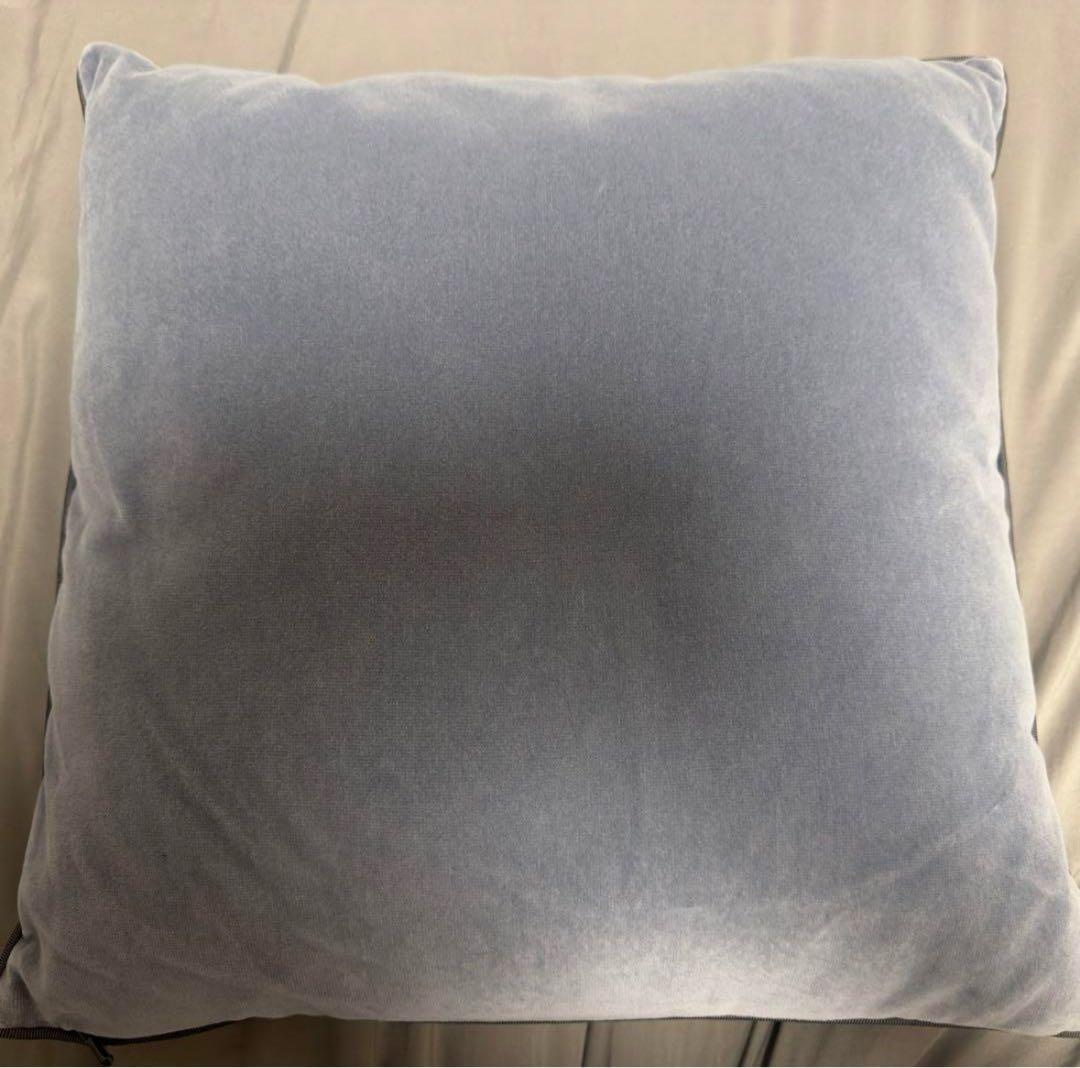 《新品未使用タグ付き》HERMES エルメス 刺繍 クッション