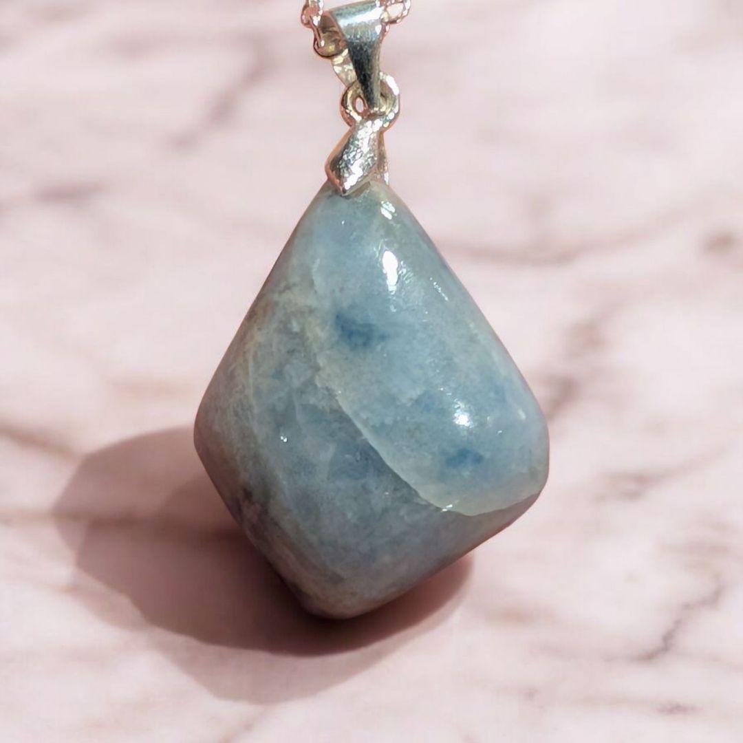 コン沢　糸魚川　小滝川　翡翠　上質　透過良好　青翡翠