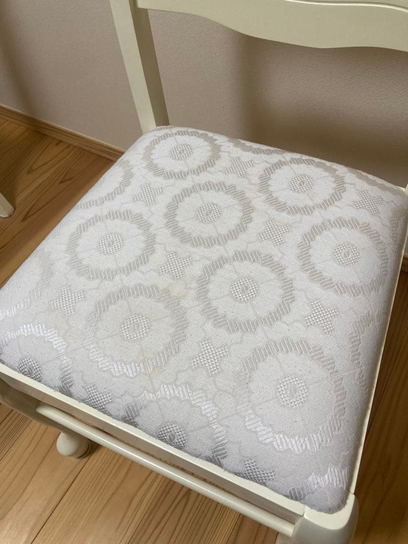 高梨産業　猫足　椅子　オフホワイト①