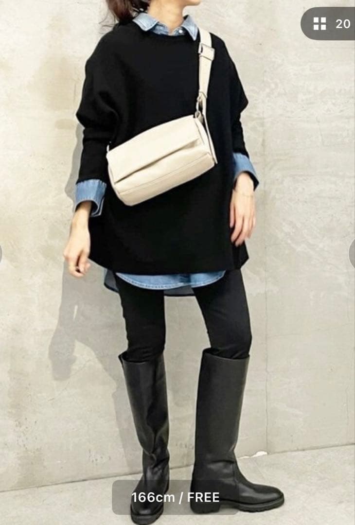 【美品】ビアズリー　ビッグショートクルーネックニット　ブラック