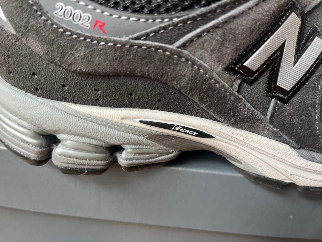 New Balance 2002R グレー スニーカー