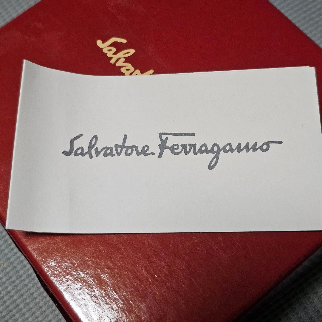 Salvatore Ferragamo ガンチーニ 二つ折り財布 ブラック