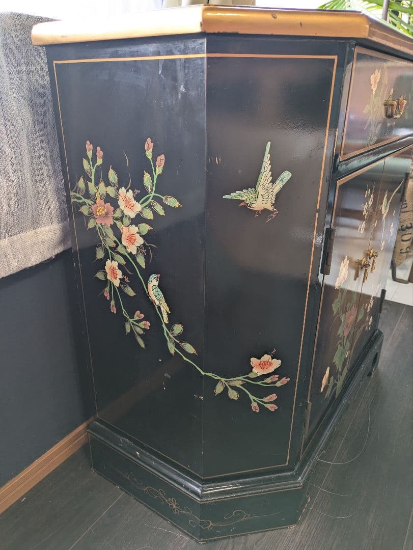 送無料！芸術品　シノワズリ　サイドボード　チェスト　中国家具　金箔　アンティーク